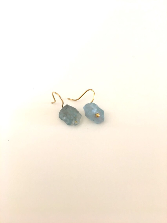 Apatite stone earrings 2枚目の画像