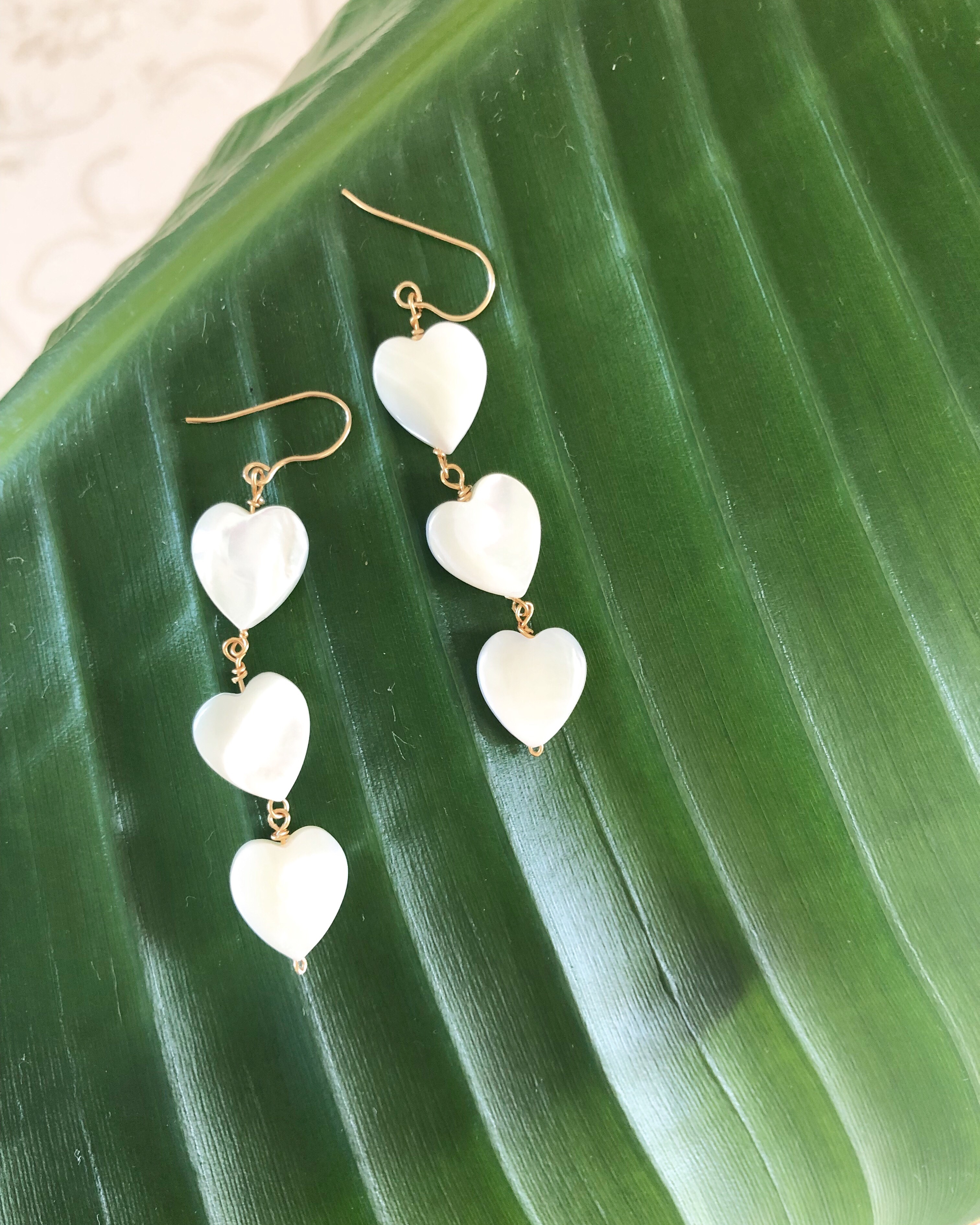 Mother of pearl heart earrings マザーオブパールハートピアス