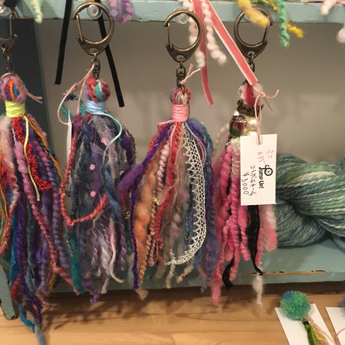 カラフル毛糸のバッグチャーム キーホルダー jumpup2001 通販｜Creema  