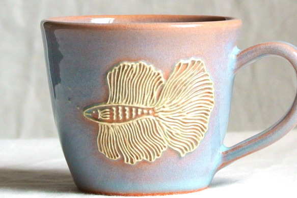マグカップ（小）　ライトブルー　魚(ベタ) 4枚目の画像