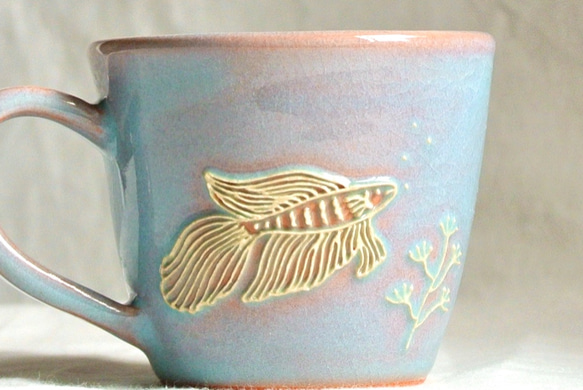 マグカップ（小）　ライトブルー　魚(ベタ) 5枚目の画像