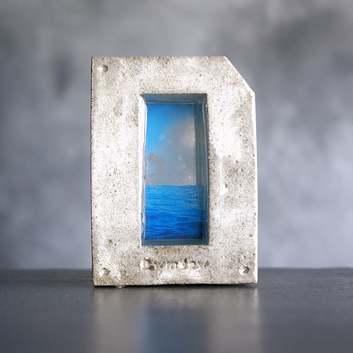 小さな窓のリラックスオブジェ。 “window”(水平線) 立体