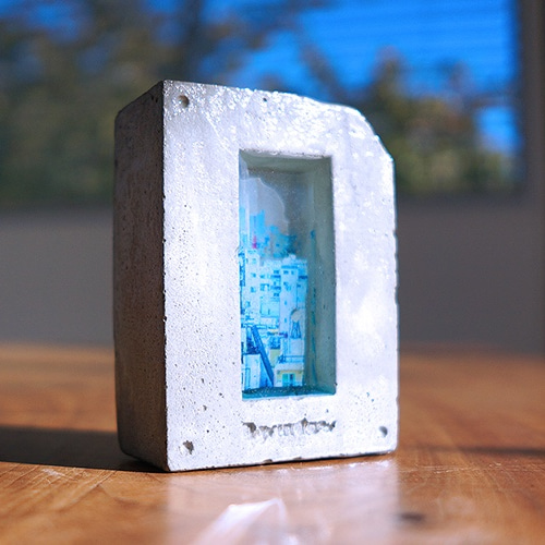 小さな窓のリラックスオブジェ。 “window”(街) 立体・オブジェ