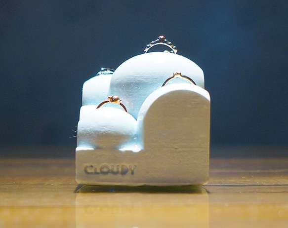 小さな雲の指輪スタンド。 “CLOUDY”(クラウディ) ブルー 4枚目の画像