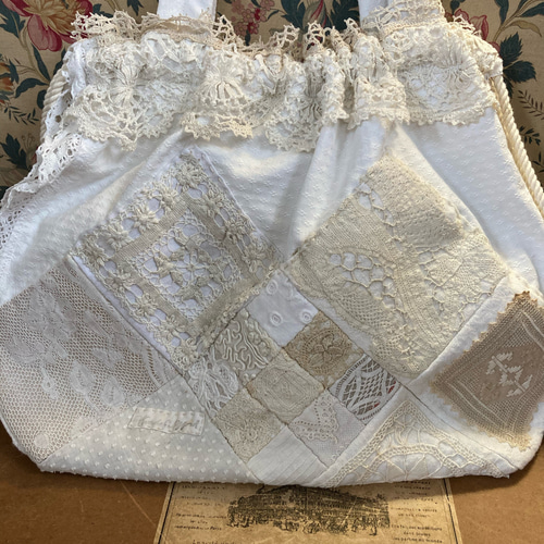 大人可愛いアンティークレース尽くし四角パッチの巾着風台形