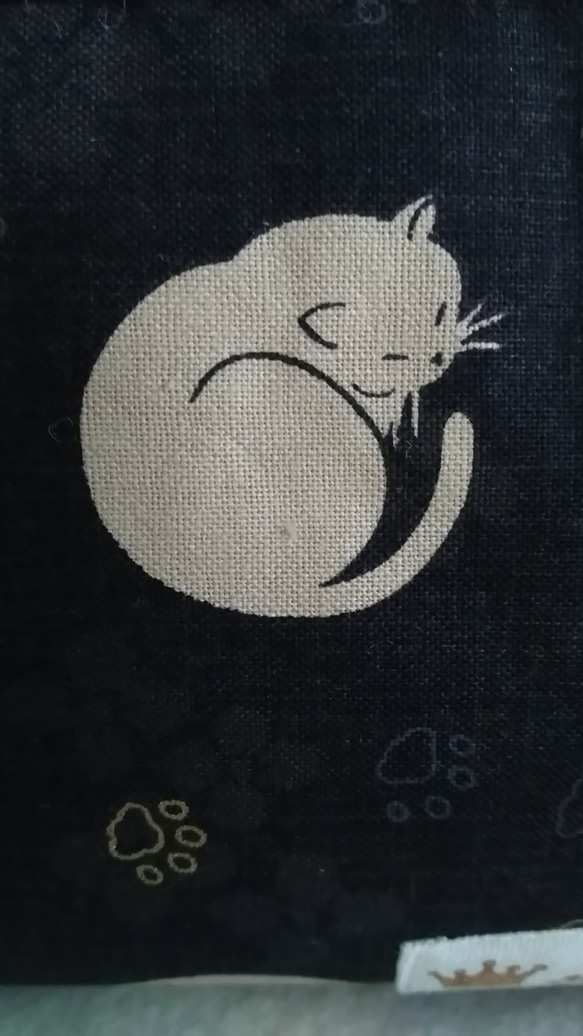 丸い猫がま口 黒18㎝口金 5枚目の画像