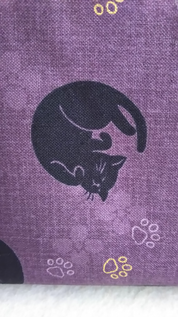 丸い猫がま口 紫18㎝口金 4枚目の画像