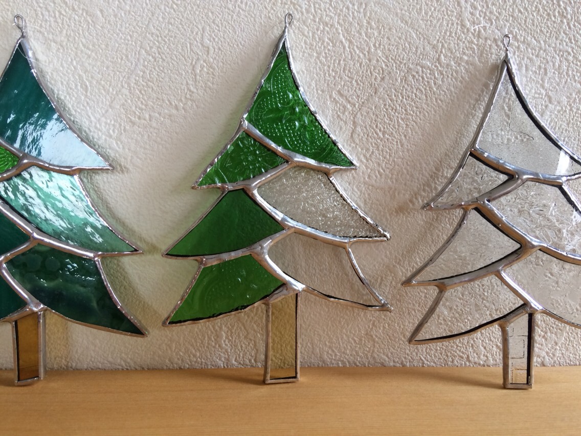 ステンドグラス　クリスマスツリー ステンドグラス クリスマスツリーa (ミックスカラー) | iichi
