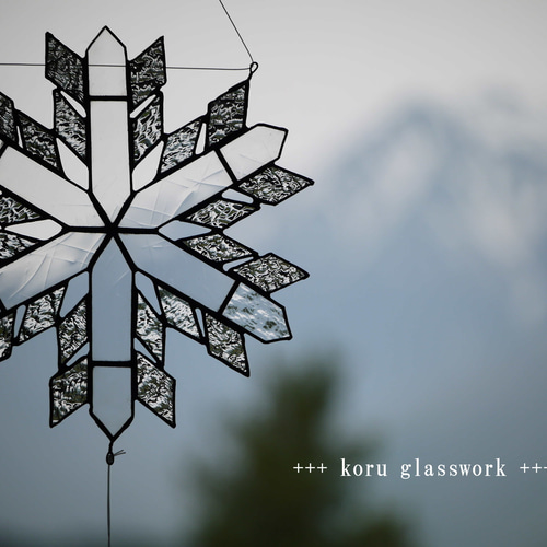 ステンドグラス 雪の結晶サンキャッチャー （大） サンキャッチャー