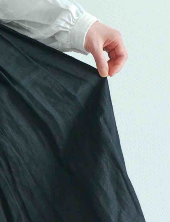 《受注製作》黒リネン100 %ギャザーたっぷりスカート　両ポケット選択で送料無料 6枚目の画像