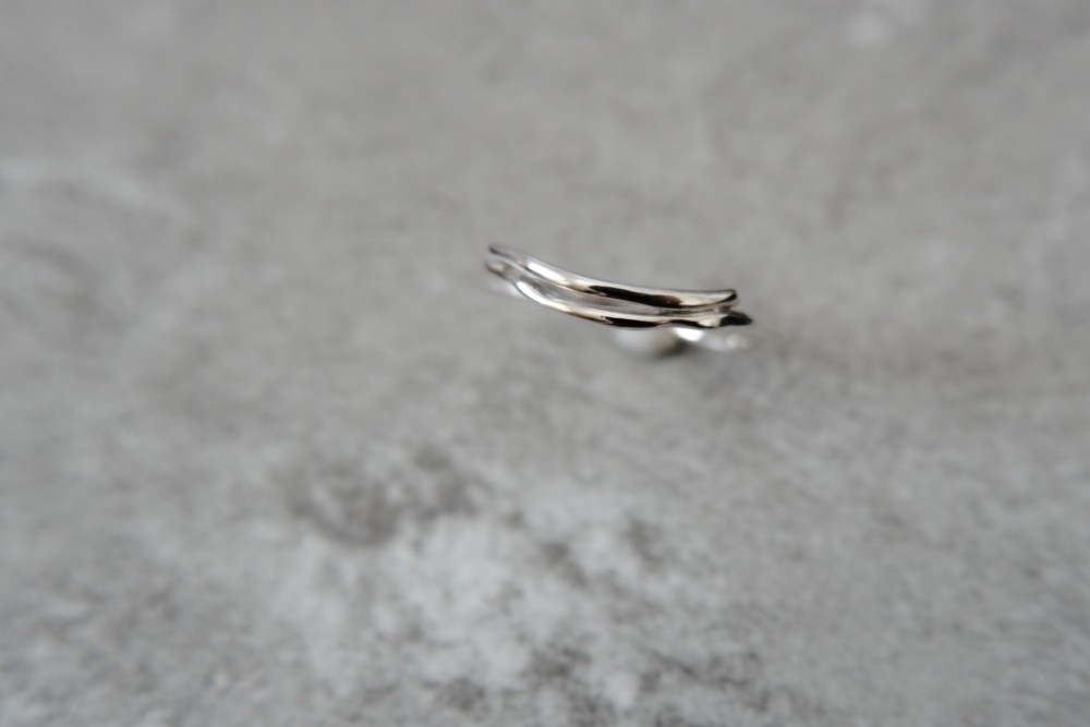 unda ring “ 寄せる波 ”