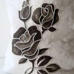 バラの刺繍のトートバック 2枚目の画像