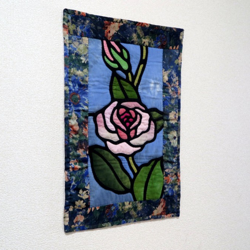 ステンドグラス風モチーフのタペストリー 縦長 タペストリー・壁掛け