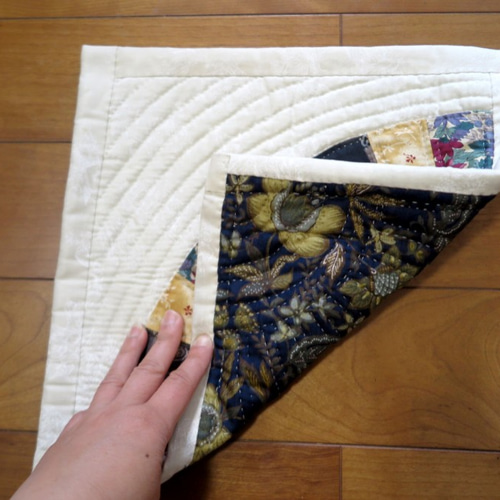 扇の小さなタペストリー タペストリー・壁掛け Quilt-mama 通販