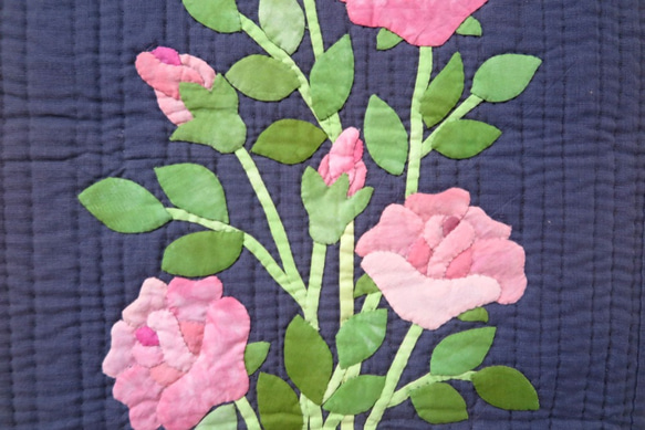 バラの布絵 タペストリー　パッチワーク 3枚目の画像