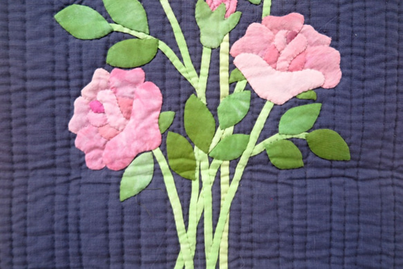 バラの布絵 タペストリー　パッチワーク 5枚目の画像