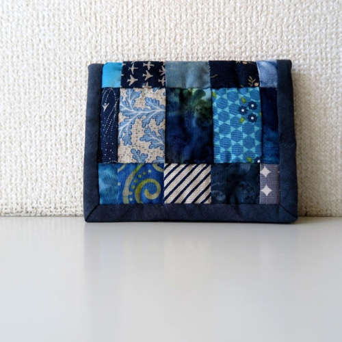 ブルーでまとめたパッチワークのコインケース 小銭入れ・コインケース  