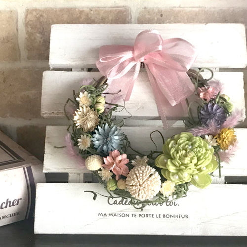 ミニリース 白いボードにふんわりパステル ドライフラワー ラッピング  