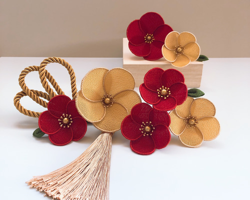 昭和レトロ金色の花と葉の和装髪飾り　かんざし　着物　中古品　ビンテージ 0_27e25728417888c1a62adbb878d5