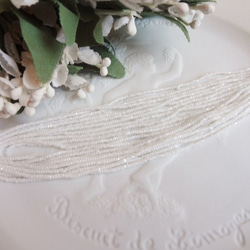 フランス　ヴィンテージシードビーズ　極小カット・白（7ｇ） 1枚目の画像