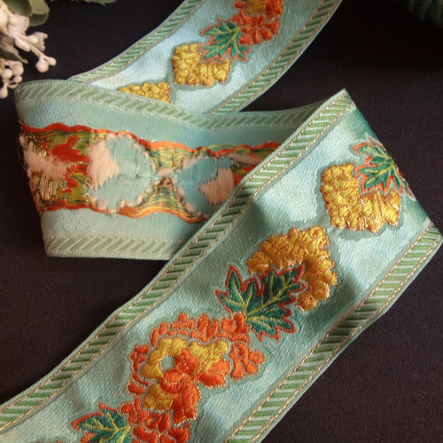 〈フランス製手仕事ビンテージ〉花の装飾ブレードリボン200cmお値下げ！ フランス製手仕事ビンテージ〉花の装飾ブレードリボン200cmお値下げ