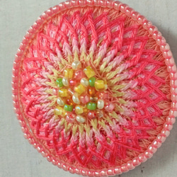お花の刺繍ブローチorヘアゴム　パステルピンク×ピンク（N-26） 2枚目の画像