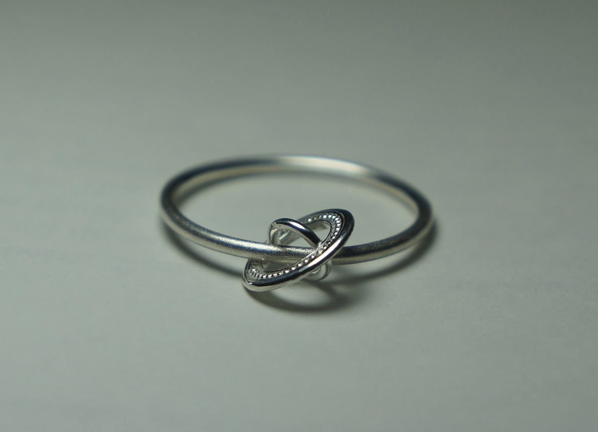 土星の輪の指輪