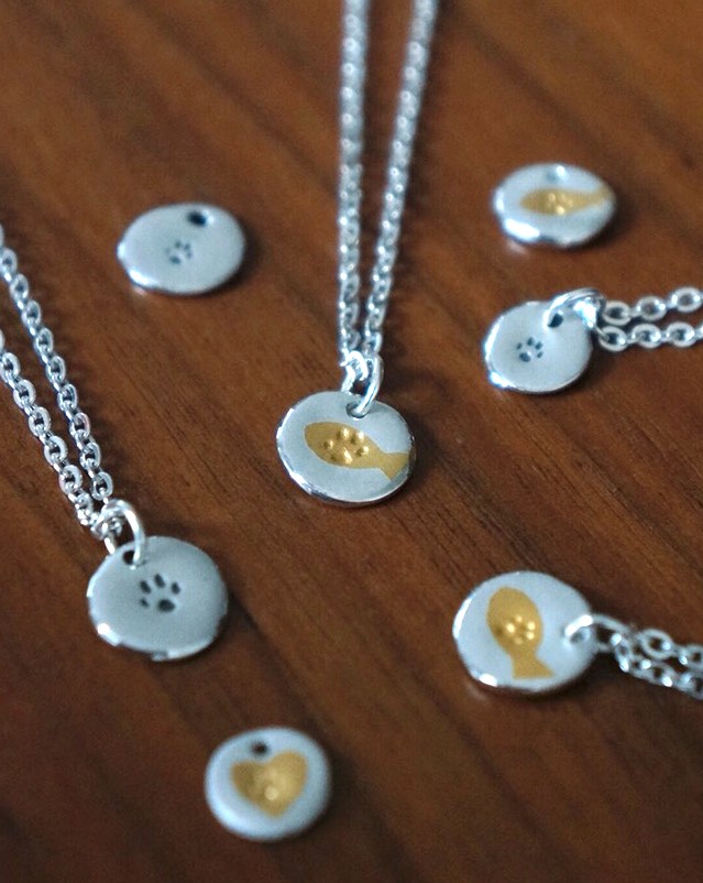 「送料無料」さかなゲット♪ペンダント（大人ねこ）