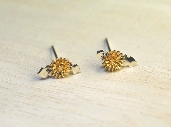 たんぽぽのピアス（K18メッキ） ピアス（スタッド・一粒） Mitsu 通販