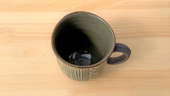 ストライプチューリップマグカップ(大)　陶器　コーヒー 4枚目の画像