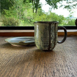 ストライプチューリップマグカップ(大)　陶器　コーヒー 6枚目の画像