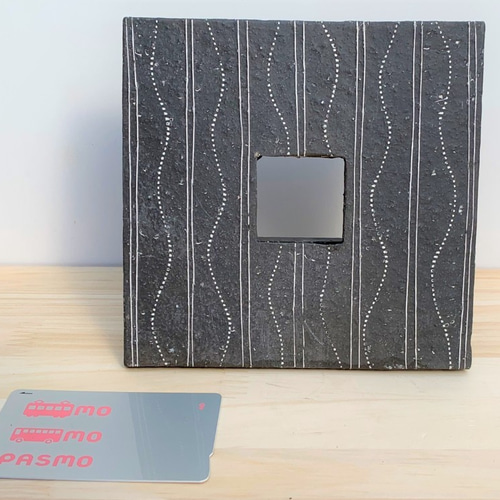 黒陶掛け花生け(ウエーブ） 陶器 一輪挿し 壁掛け 一輪挿し・花瓶