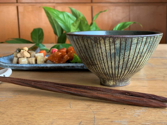 ストライプアポロ型飯碗(大)　陶器　飯碗 1枚目の画像