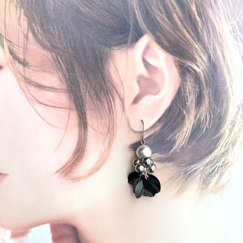 ブラックスパンコールピアス/イヤリング ピアス（フック・チェーン  
