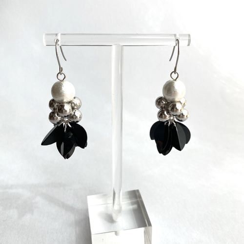 ブラックスパンコールピアス/イヤリング ピアス（フック・チェーン  