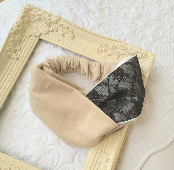 Liebe 毛布頭巾 | 天鵝絨針織 &amp; 黑色蕾絲 第2張的照片