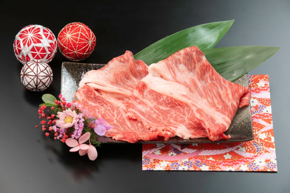 八戸毬姫牛 肩ロース (すき焼き・しゃぶしゃぶ用600g)【贈答】【ギフト】【お祝】【精肉・肉加工品】【冷凍・真空発送】 2枚目の画像