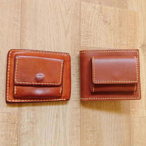 クラシック＆コンパクトな二つ折り革財布 「デニムの後ろポケットに