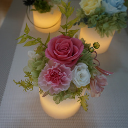 LEDで光る器　プリザーブドフラワーのお供え花  「華灯～桃」 1枚目の画像