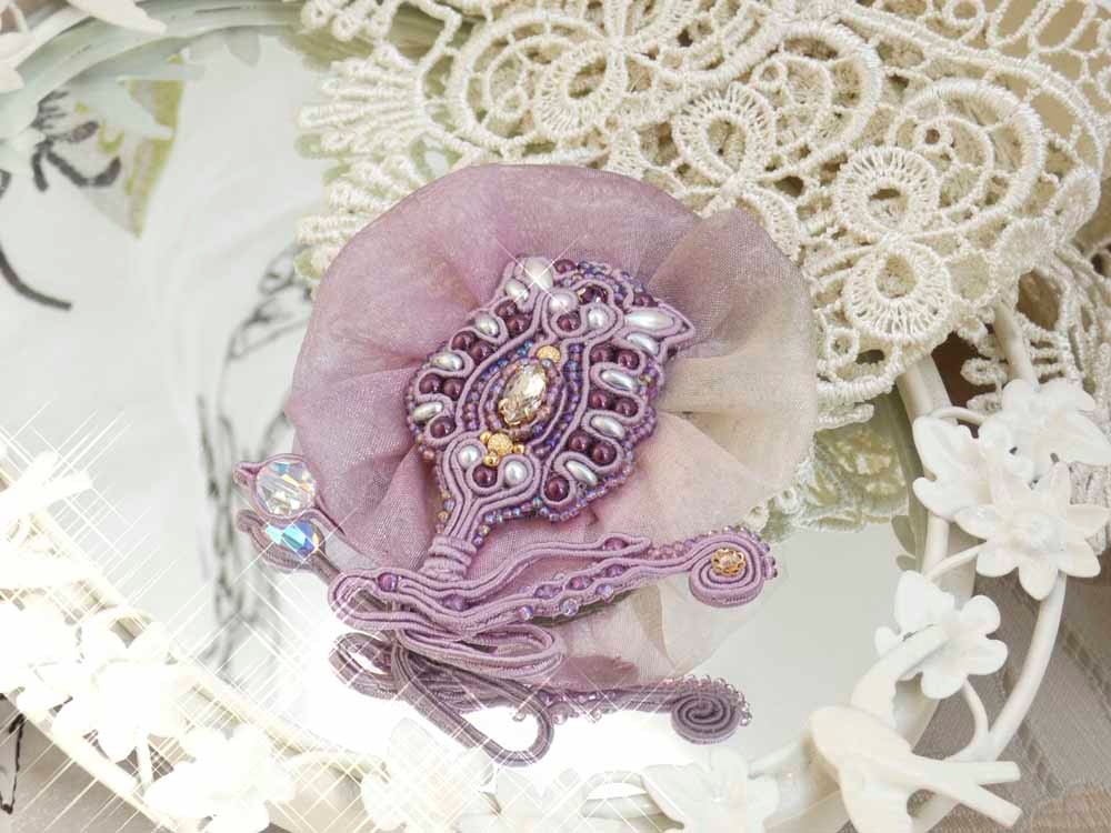 シャビーなピンク★ソウタシエとビーズとリボン★ブローチ★大人かわいい