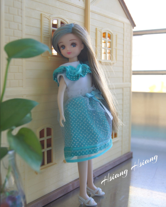 **Hsiang Hsiang**—リカちゃんのお洋服--licca--莉卡娃娃--沁心點點青白色無袖連身洋裝 第8張的照片