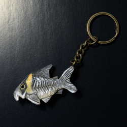 コリドラス ジュリー キーホルダー 熱帯魚 アクアリウム 木彫 魚