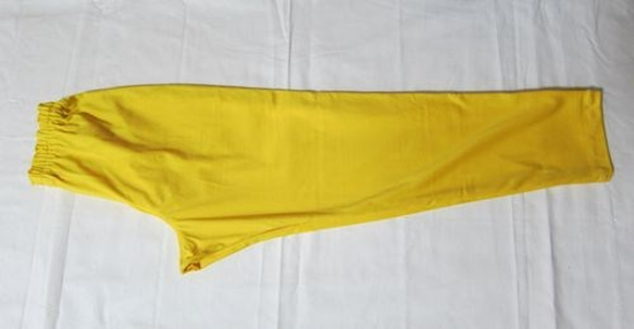 ニットのパンツ（ゆったりサイズ）黄色 2枚目の画像