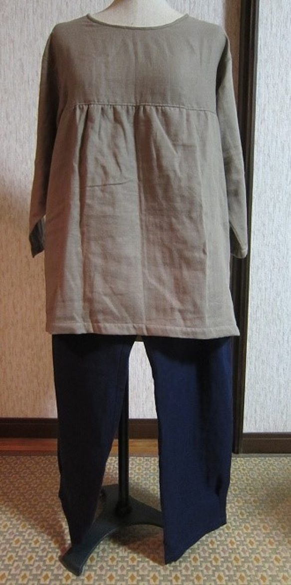 Wガーゼの体に優しいパンツ（紺色）裾タック 6枚目の画像