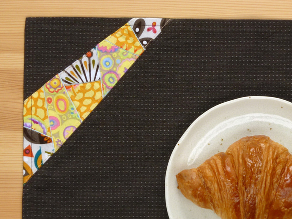 ランチョンマット ～キラキラはじける～ チャコールブラウン 2枚目の画像