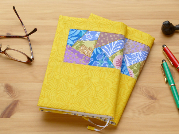 ブックカバー（A5判） ～朝から晩まで～ 1枚目の画像