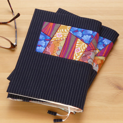 ブックカバー（A5判） ～ミケ通る裏の路地～ 1枚目の画像