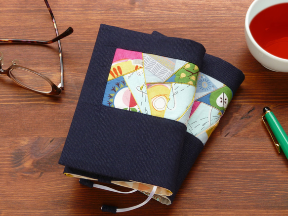 ブックカバー（文庫判） ～キャリアウーマンの密かな楽しみ～ 1枚目の画像