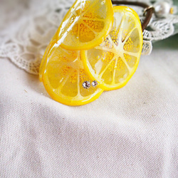 フレッシュ！大きな輪切りレモンがいっぱいのヘアゴム(受注制作) 2枚目の画像