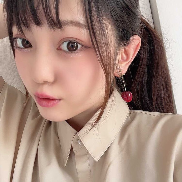 ミニ♡ * さくらんぼ * ピアス / イヤリング / 樹脂ノンホールピアス　《アメリカンチェリー》 5枚目の画像